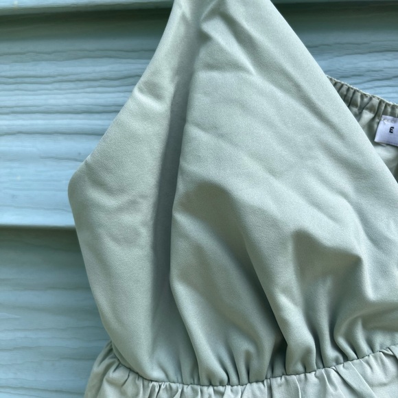 Ruffle Tank - Picture 3 of 4